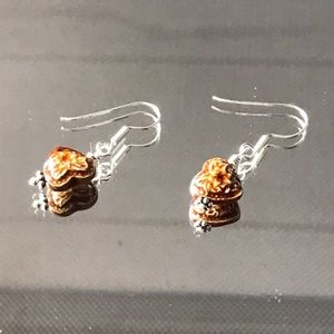 Handmade heart earrings 🤎